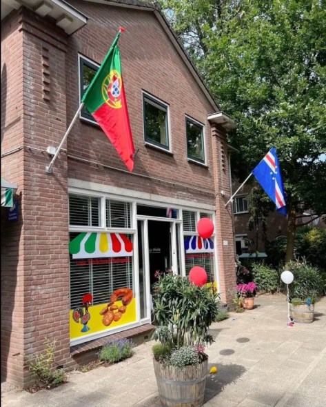 Portugese winkel Loja Mista in Rotterdam met olijfolie, sardientjes en pastéis de nata